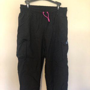 NIKE SPORTSWEAR ICON CLASH WOVEN PANTS LOOSE FIT BLACK